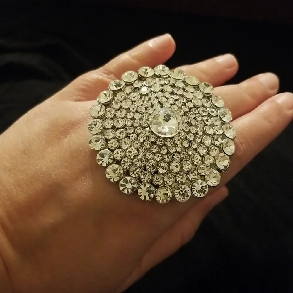 Beautiful big ring - Picture 1 of 4